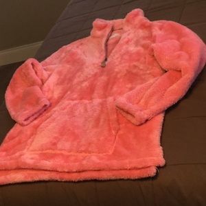 Women’s Pink Sherpa Pull-Over